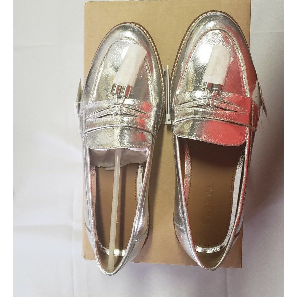 NEW Metallic silver tassel Loafer sz 7 extra wide rubber bottom NEVER WORN